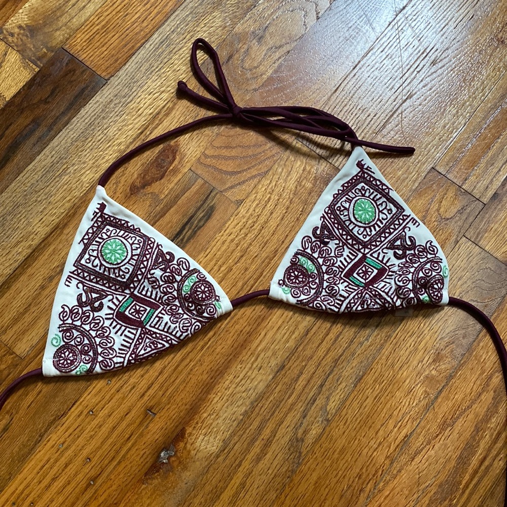 Victoria’s Secret bikini top